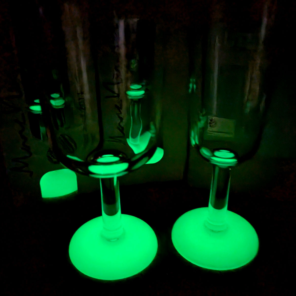 Wine Glass Palm Drinkware Glow in the Dark 300ml